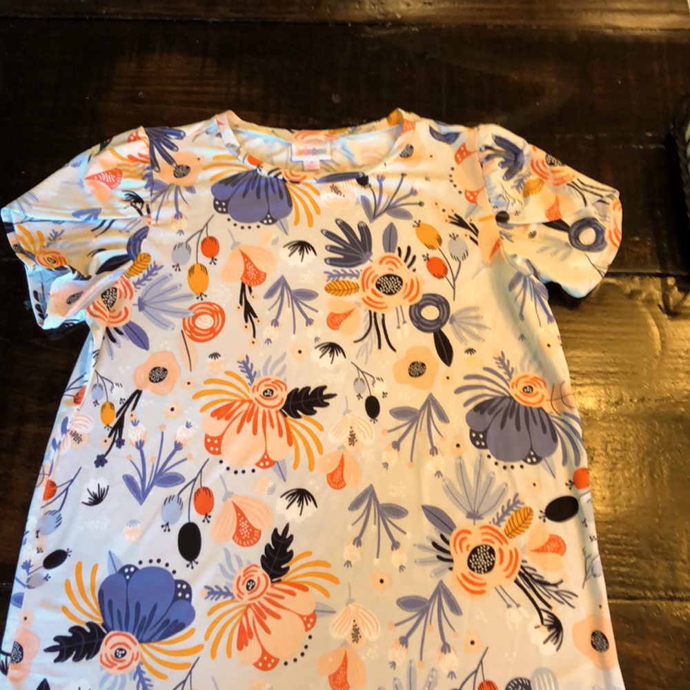 NWOT Lularoe Olive top